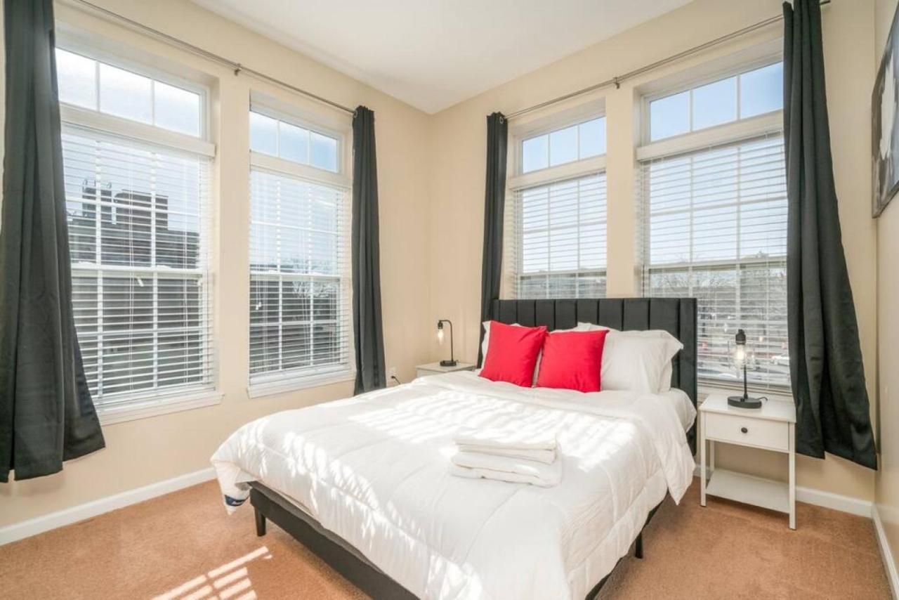 Private Bed Downtown Indy - Shared Appartement Indianapolis Buitenkant foto